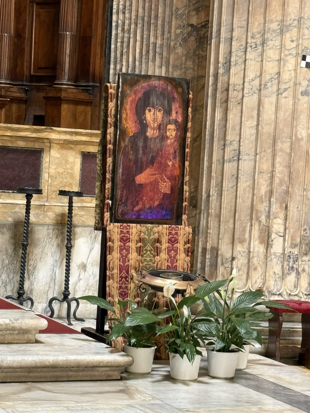 The Rotunda — Apse, High Altar & Icon