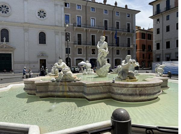 Fontana del Moro (Fountain of the Moor)